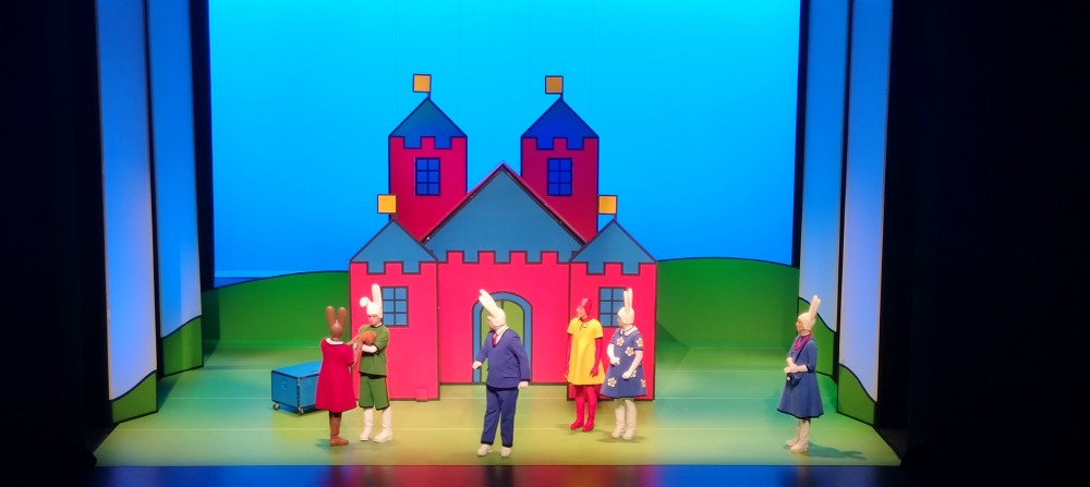 The full cast on stage during the Medieval Castle scene
